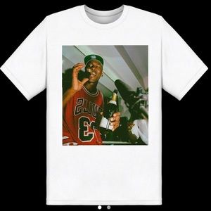 Michael Jordan graphic tee. 🏀